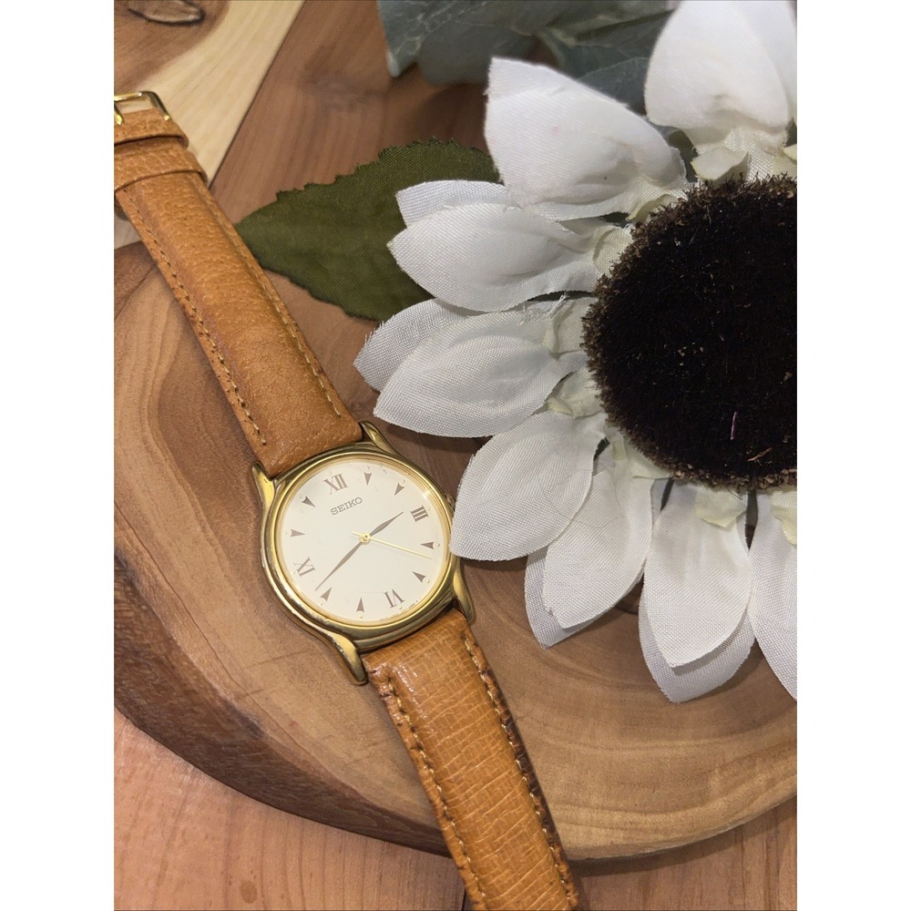 Seiko Analog Watch Gold Beige Dial Quartz Unisex V701-A100 Leather Band Classic